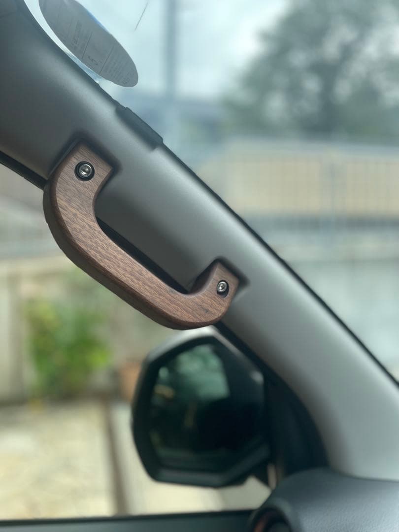 キャラバンE26 ウォールナットアシストグリップ　３点セット