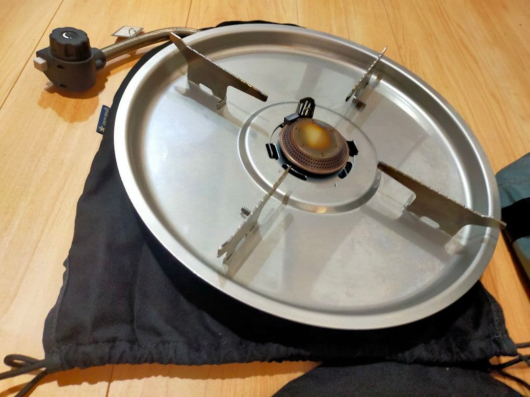 スノーピーク 鉄板焼エンバーナー +ギアコンテナ＋まな板＋ガス缶燃料