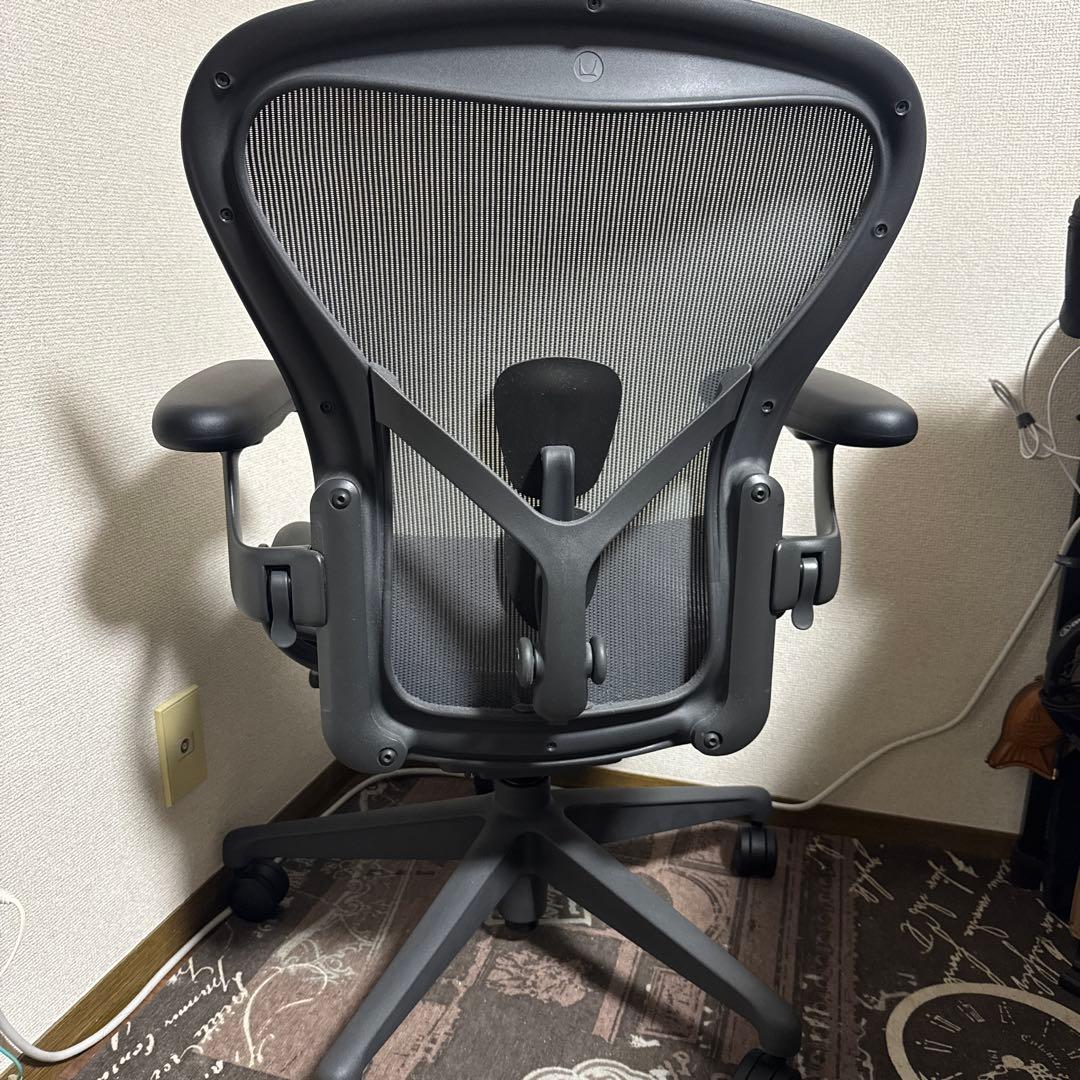 ハーマンミラー アーロンチェア　リマスタードBサイズ 2022年製
