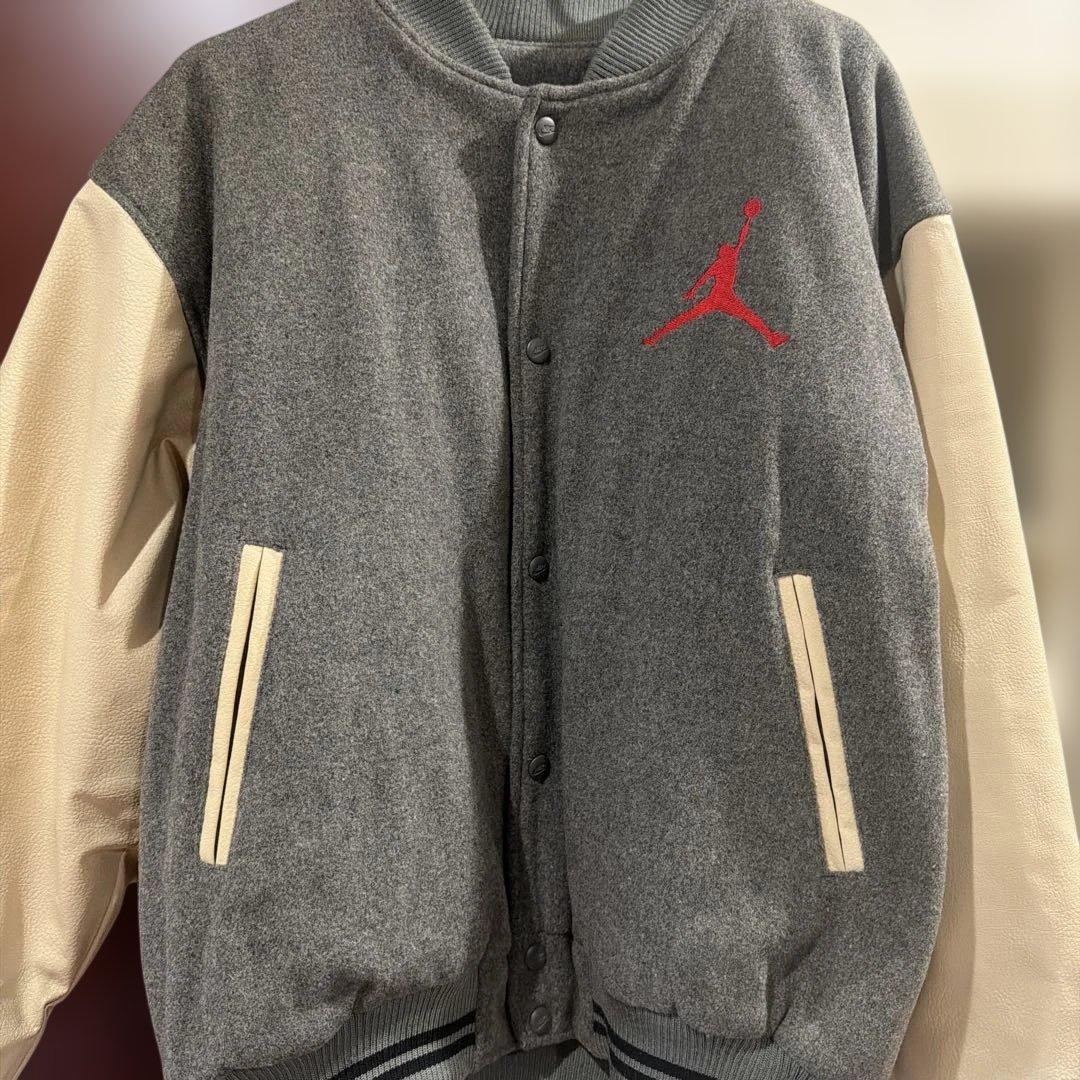 Nike Jordan スタジャン L グレー/クリーム