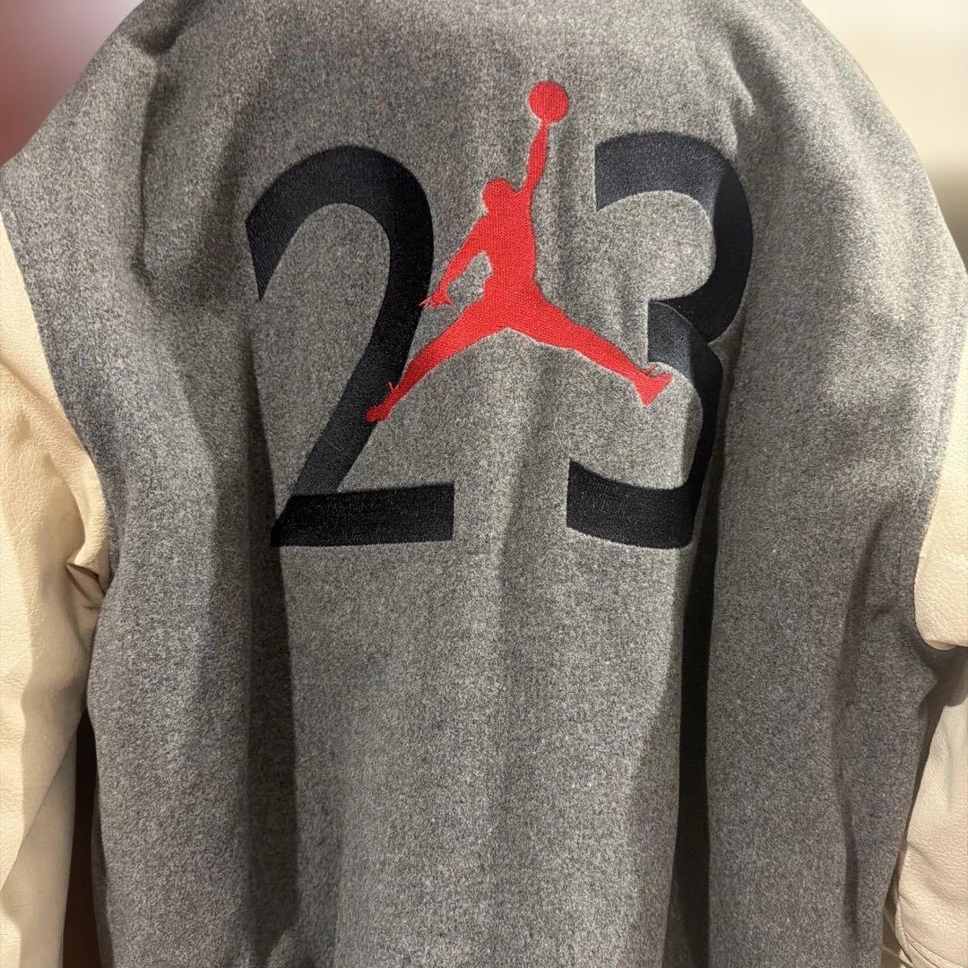 Nike Jordan スタジャン L グレー/クリーム