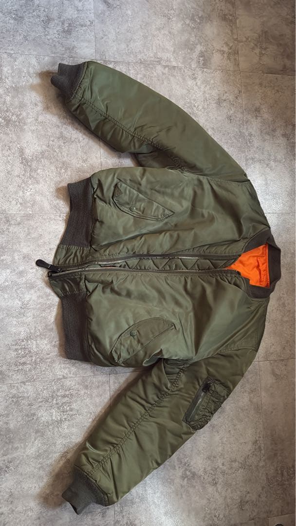 MA-1フライトジャケット オリーブグリーン　ヴィンテージ