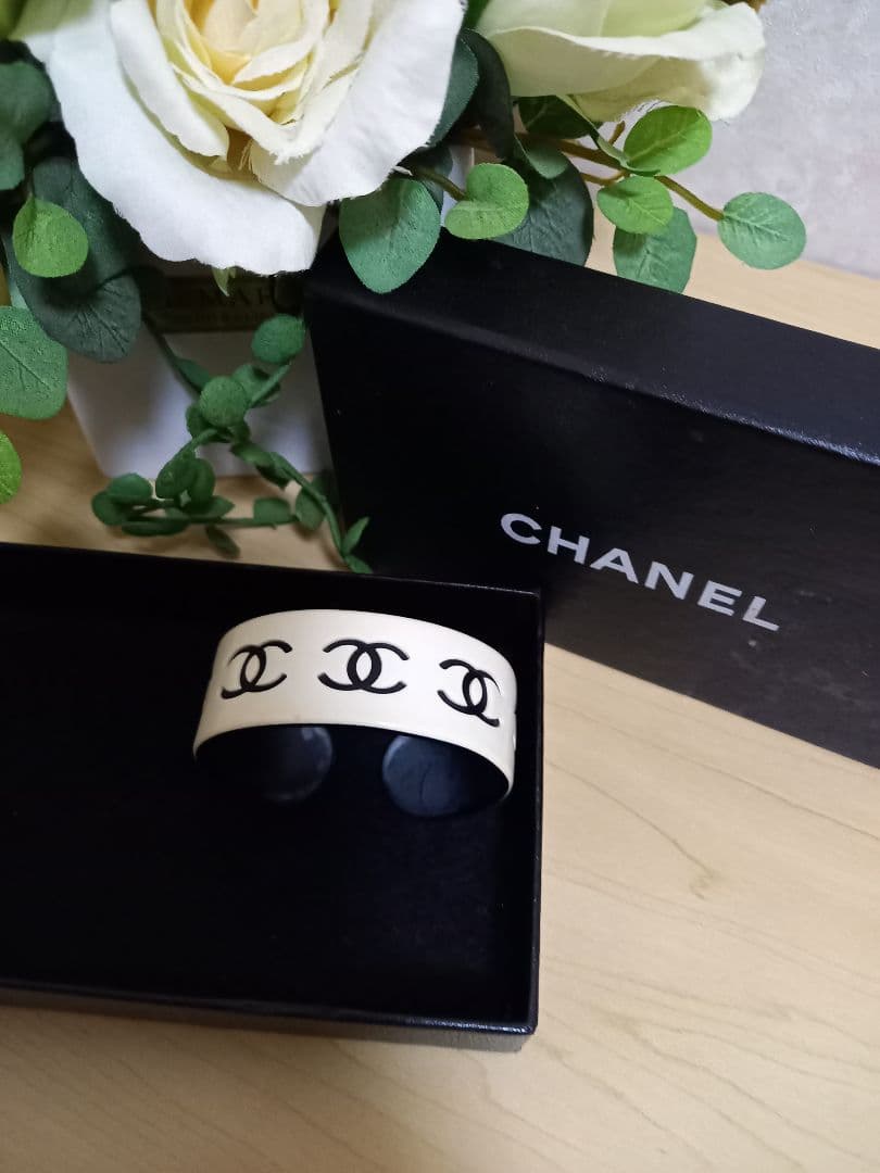 正規品CHANEL♡ロゴバングル♡