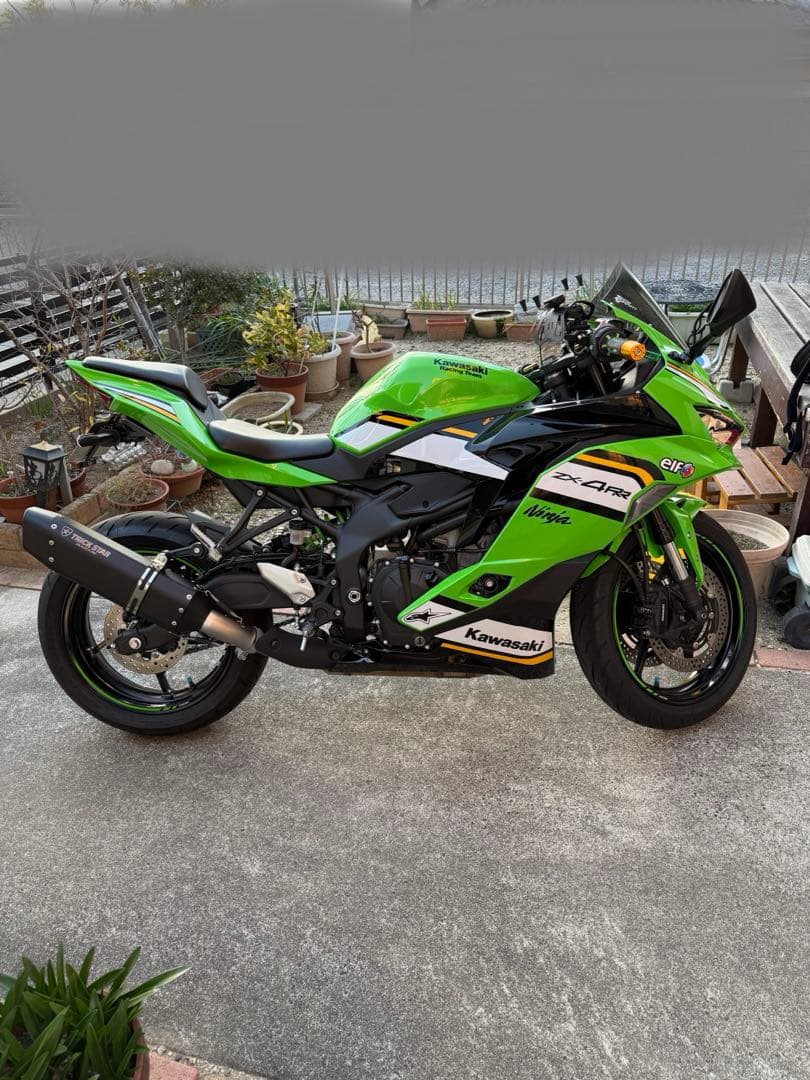 TRICK STAR IKAZUCHI ZX4R政府認証スリップオンマフラー