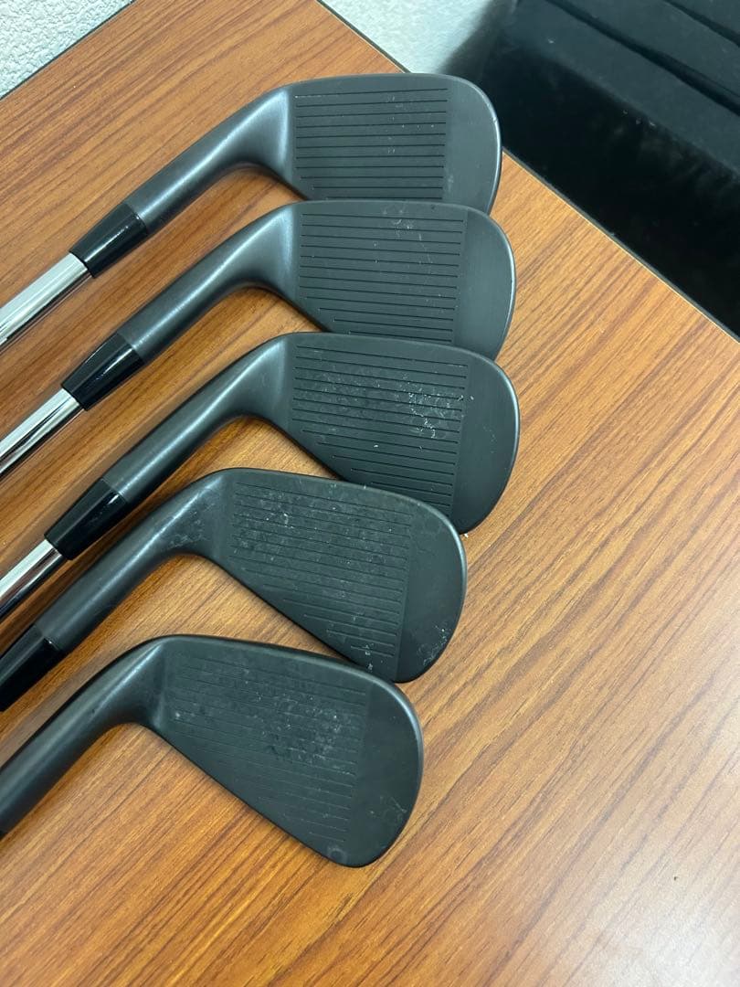 COBRA CBMBアイアン　BLACKＶｅｒ．5本(6～PW)