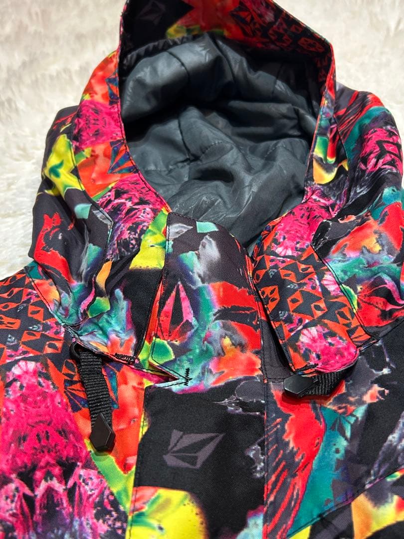 極美品VOLCOMスノーボードウェアジャケットFREE INSULATED