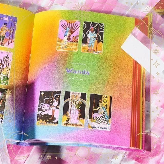 【正規品タロットカード】LGBTQ+の多様性を表現するポップで派手な海外タロット
