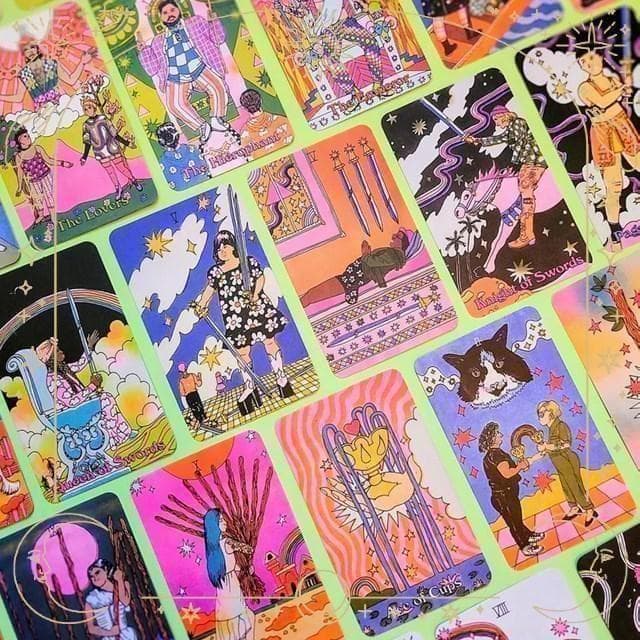【正規品タロットカード】LGBTQ+の多様性を表現するポップで派手な海外タロット