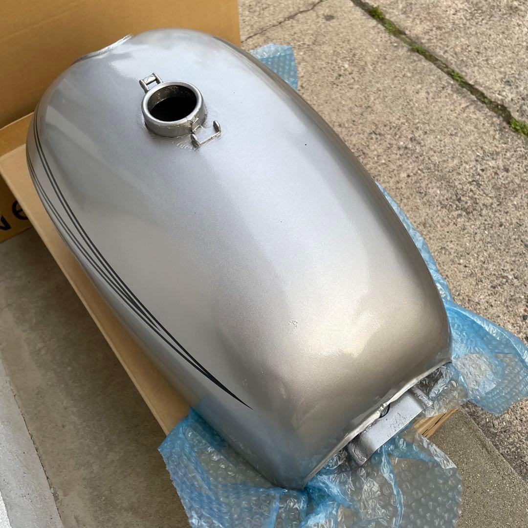 CB750 FOUR タンク