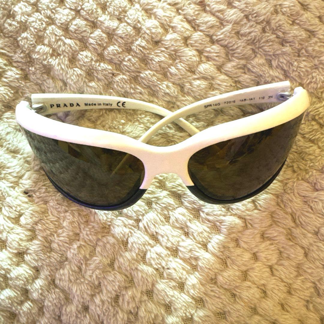【PRADA】バイカラーサングラス