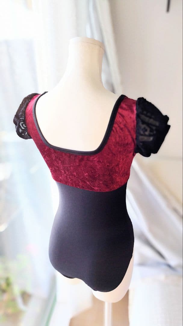 S～M/深いワインレッドクラッシュベロアとレースが高級感を醸し出す娘役レオタード