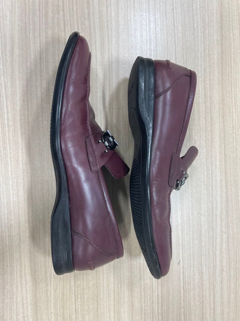 フェラガモ　靴