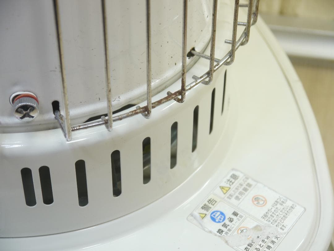 送料込み◆2013⑥◆コロナ　灯油ストーブ 円筒形 ホワイト