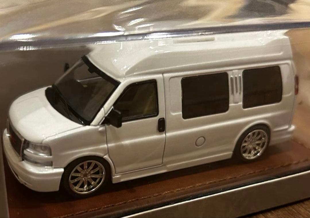 GOC 1/64 GMC SAVANA サバナ サバンナ 白 ホワイト アメ車
