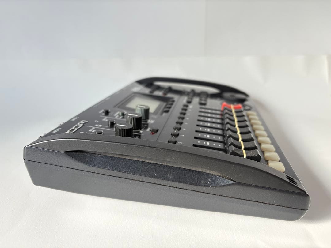 ZOOM R8 マルチトラックレコーダー　中古