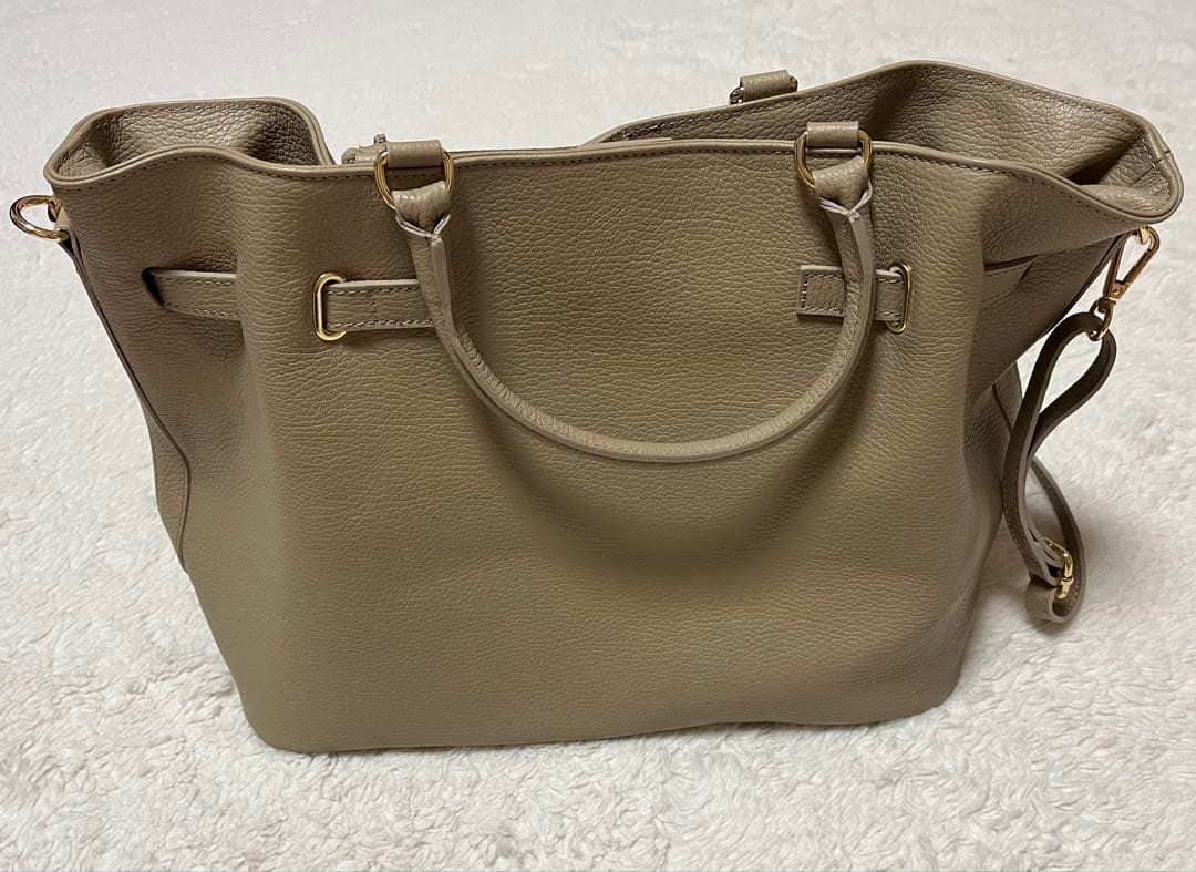 【新品未使用】MILOS ミロス 金具付きトートバック ベージュ NOBLE