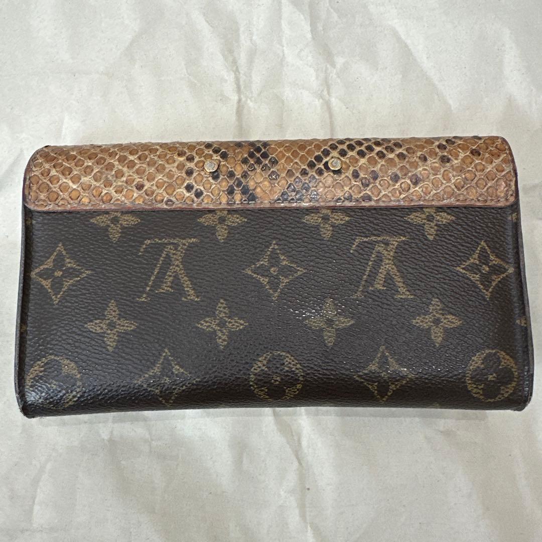 ルイヴィトン長財布　パイソン