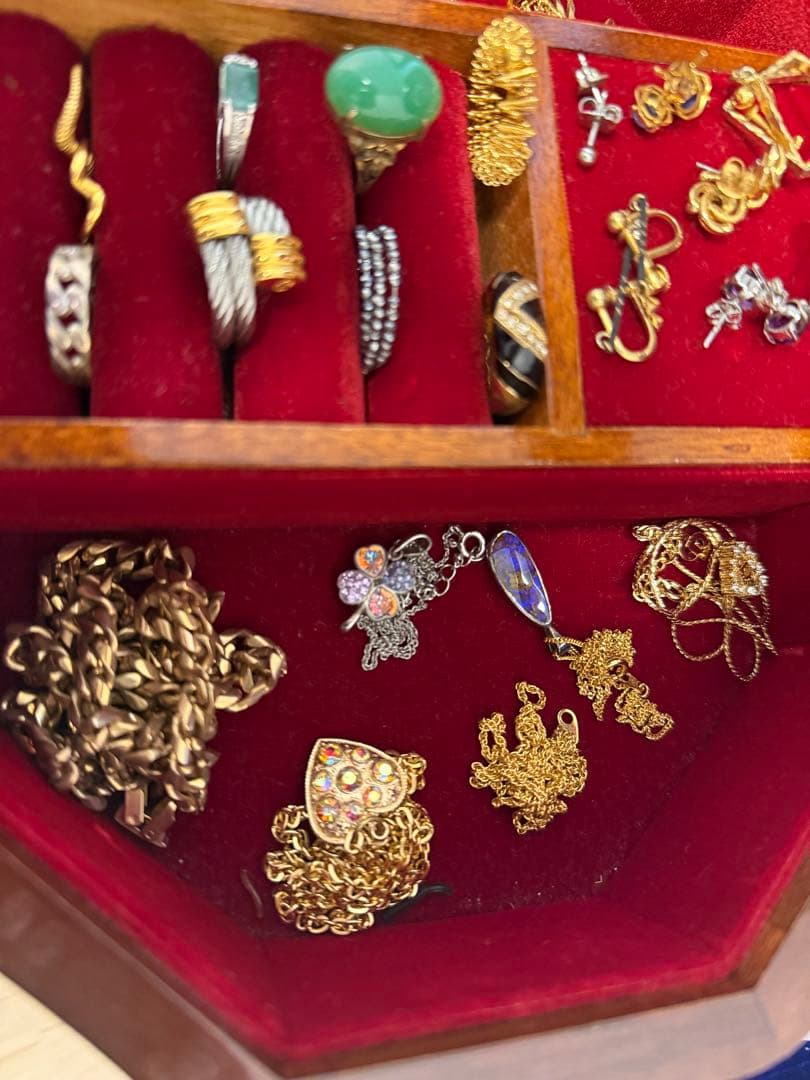 こ*ー様 アクセサリー　遺品整理