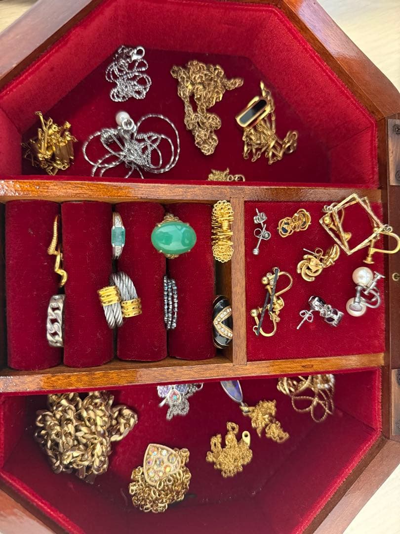 こ*ー様 アクセサリー　遺品整理