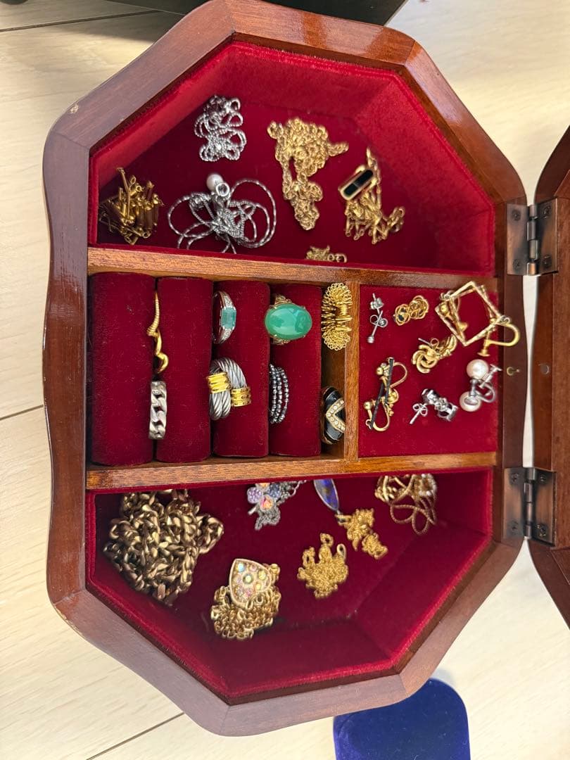 こ*ー様 アクセサリー　遺品整理