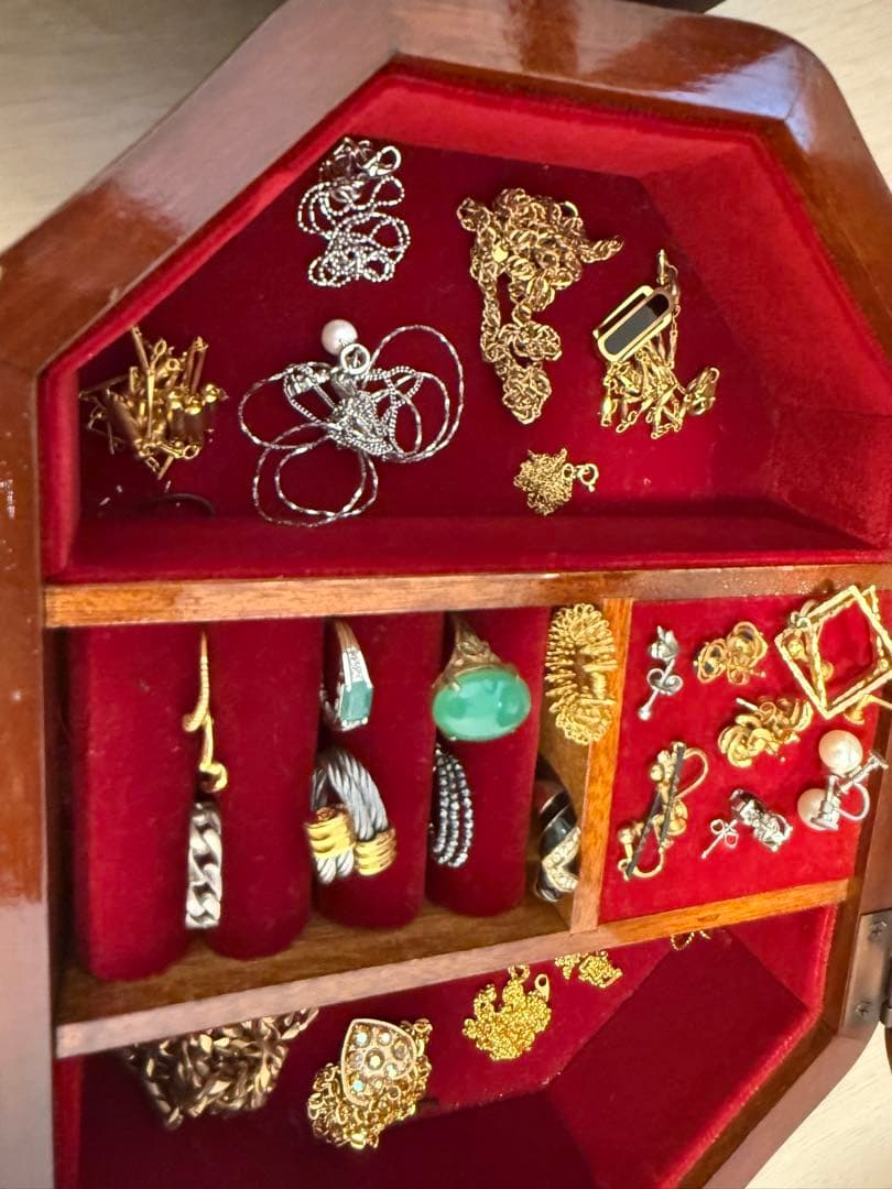 こ*ー様 アクセサリー　遺品整理