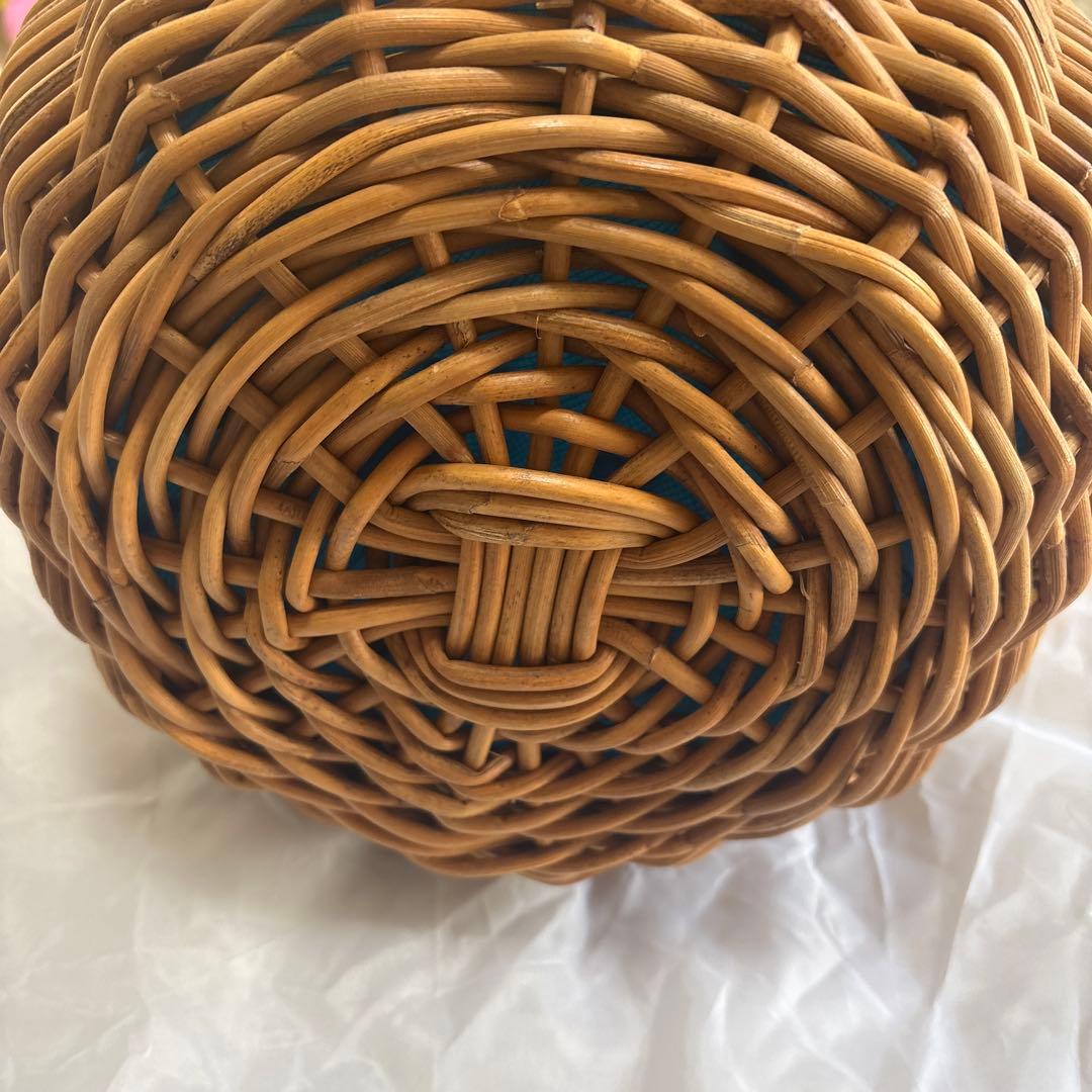 新品　エバゴス　籐製バスケット 青色内布