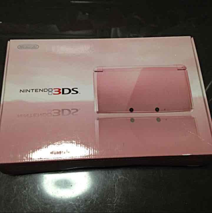 SALE中‼︎3DS本体(ピンク色) 中古品です。