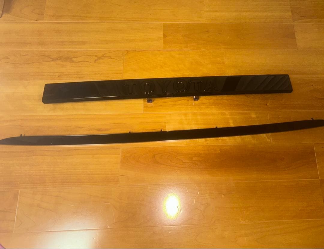 純正部品ランクル250ZX用ボンネットフードモール