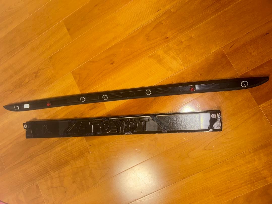 純正部品ランクル250ZX用ボンネットフードモール