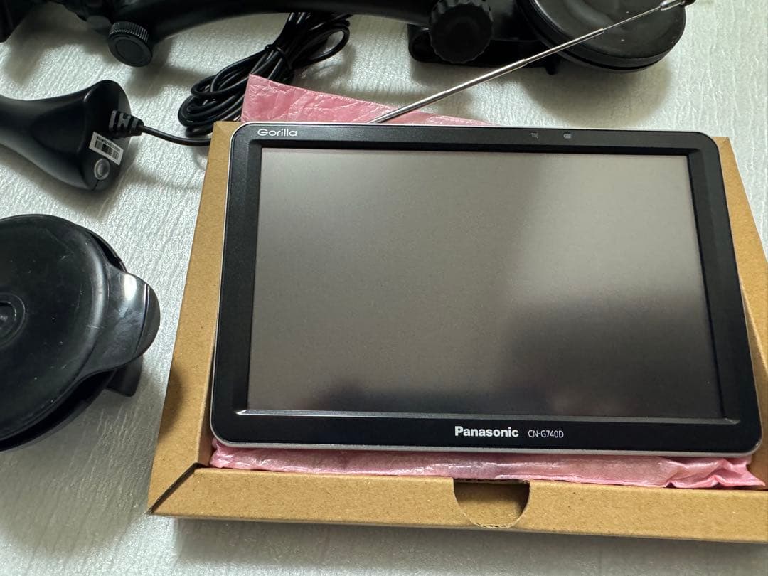 B*S様 Panasonic CN-G740D カーナビ 7インチ おまけ付き