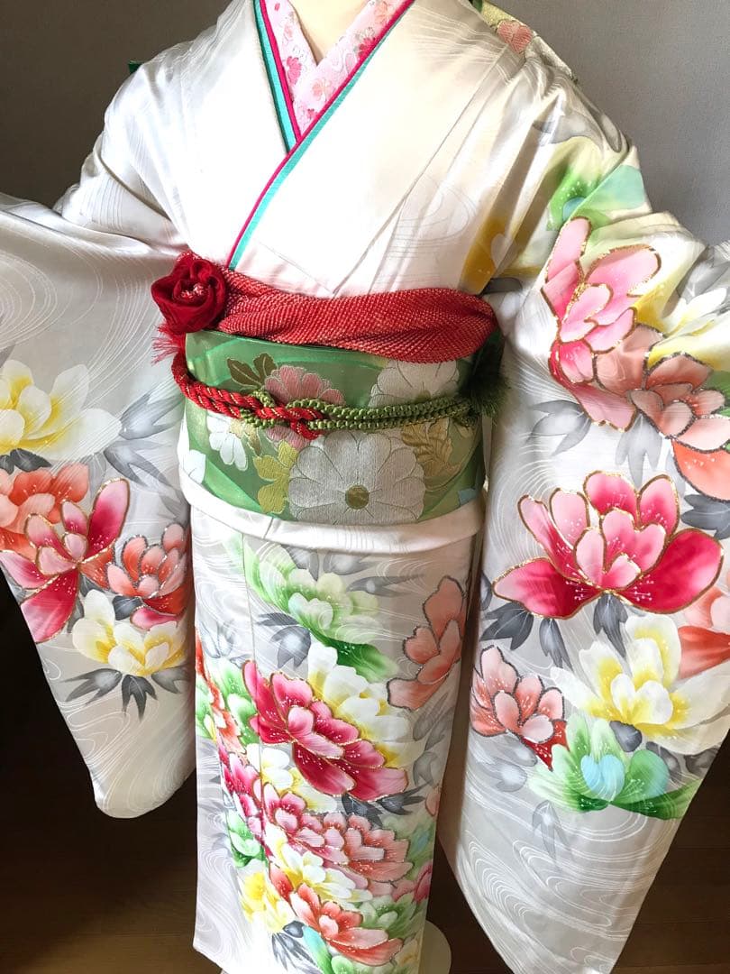 振袖セット　アイボリー　白系　牡丹❤️金駒刺繍　成人式振袖