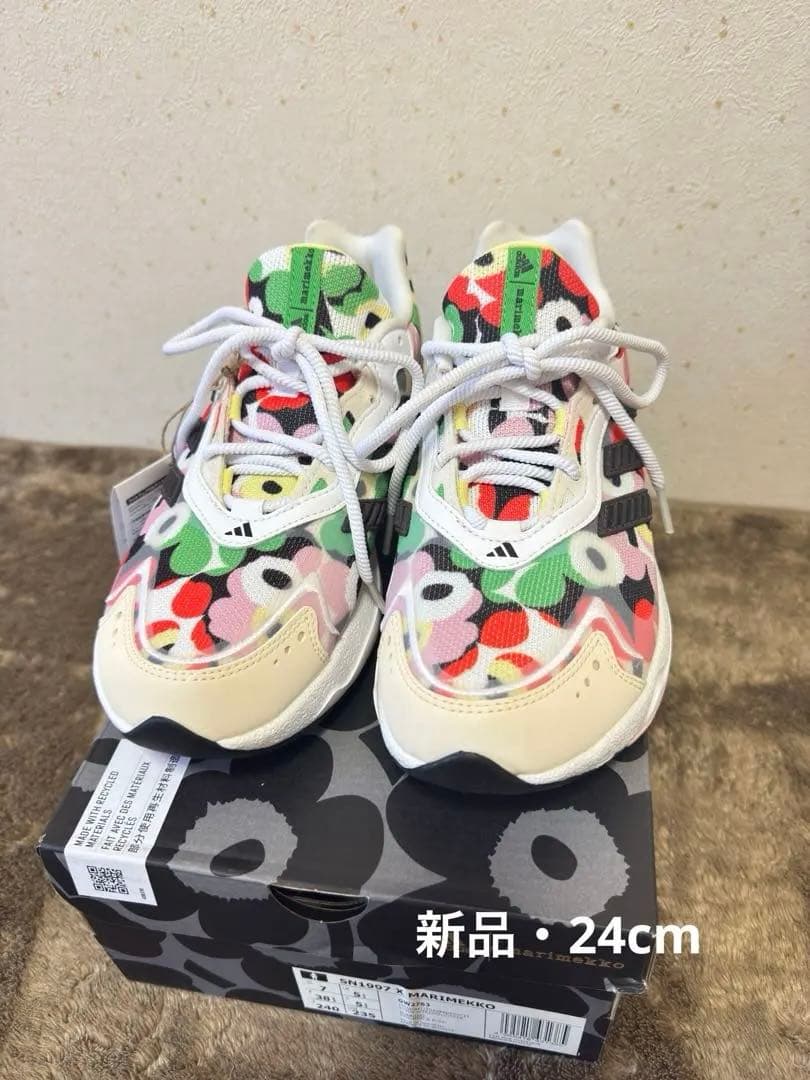 adidas マリメッコ　コラボ スニーカー　24cm