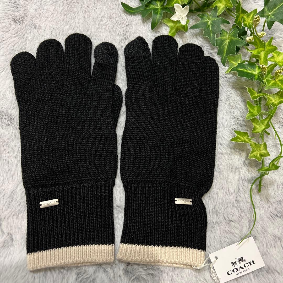 【新品未使用】【COACH】携帯操作可能！★ニット手袋★可愛いロゴプレート★黒★