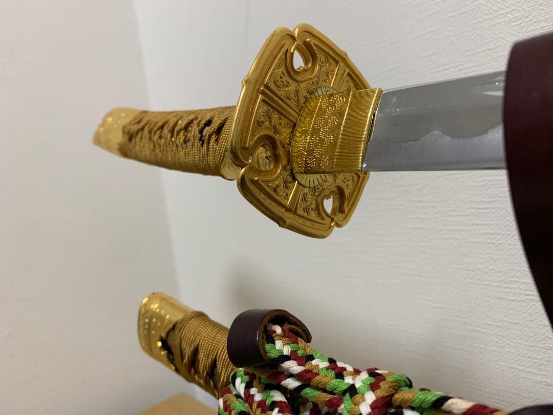 【特選模造刀/金彩拵】日本刀 太刀 超超薄刃 美しい刃文 儀礼 儀式 威光 樋入