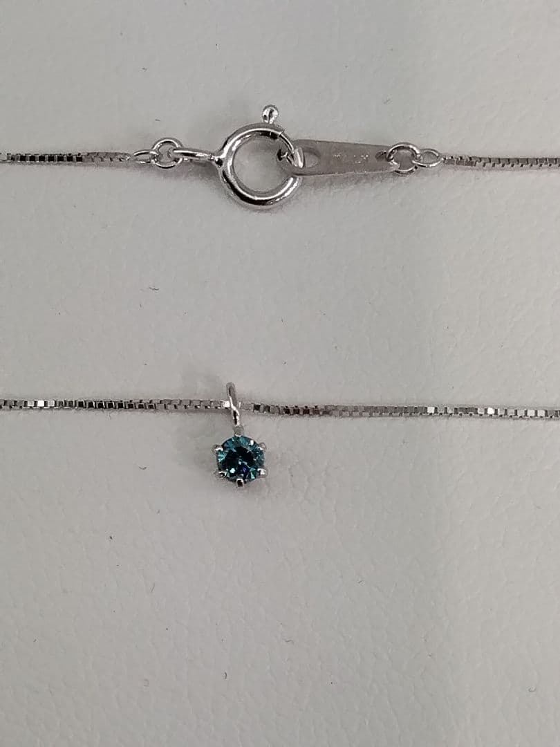 K10WGブルーダイヤモンドネックレス　(0.08ct )　　中古品