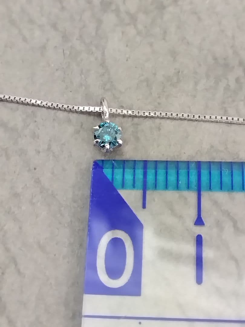 K10WGブルーダイヤモンドネックレス　(0.08ct )　　中古品