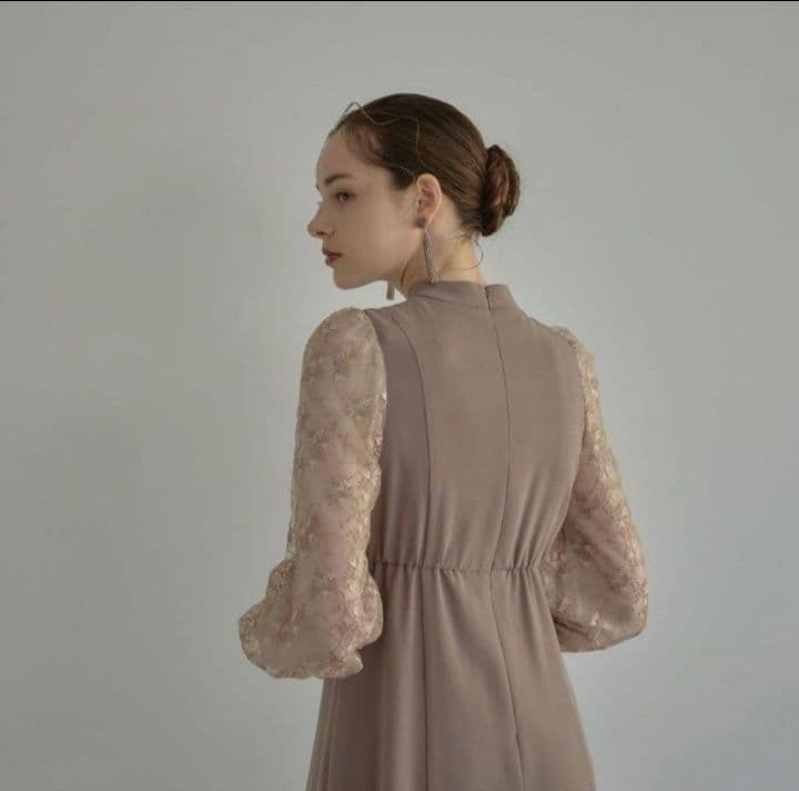 ANDRESD アンドレスド スリーブエンブロイダリードレス ベージュS