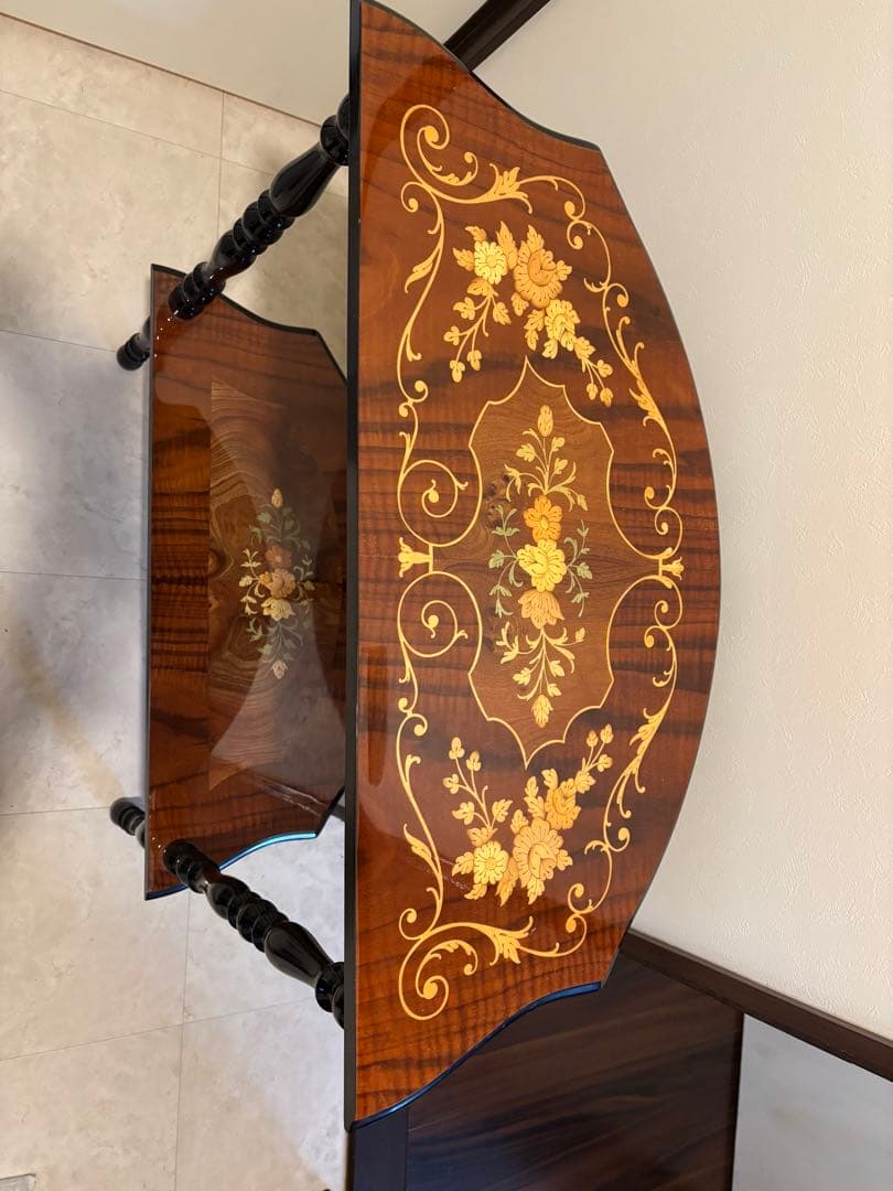 コンソール　テーブル　イタリア製　象嵌　花柄装飾 半月型木製テーブル