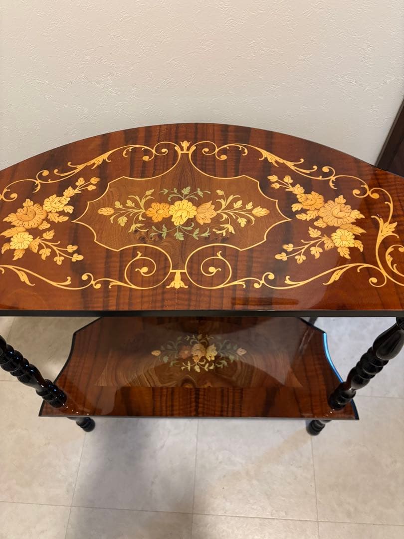コンソール　テーブル　イタリア製　象嵌　花柄装飾 半月型木製テーブル