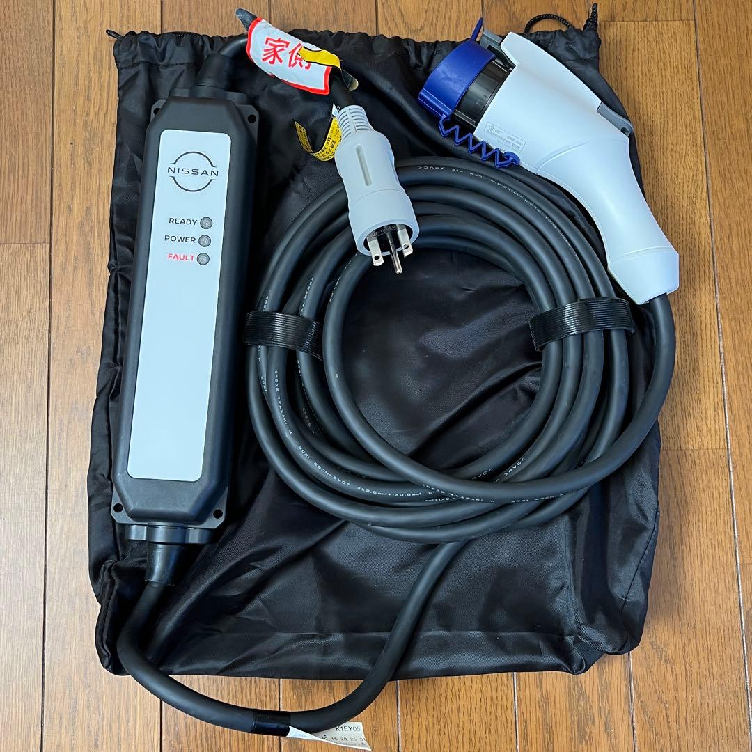 美品 新ロゴタイプ 6WX0A 日産リーフ EV充電ケーブル