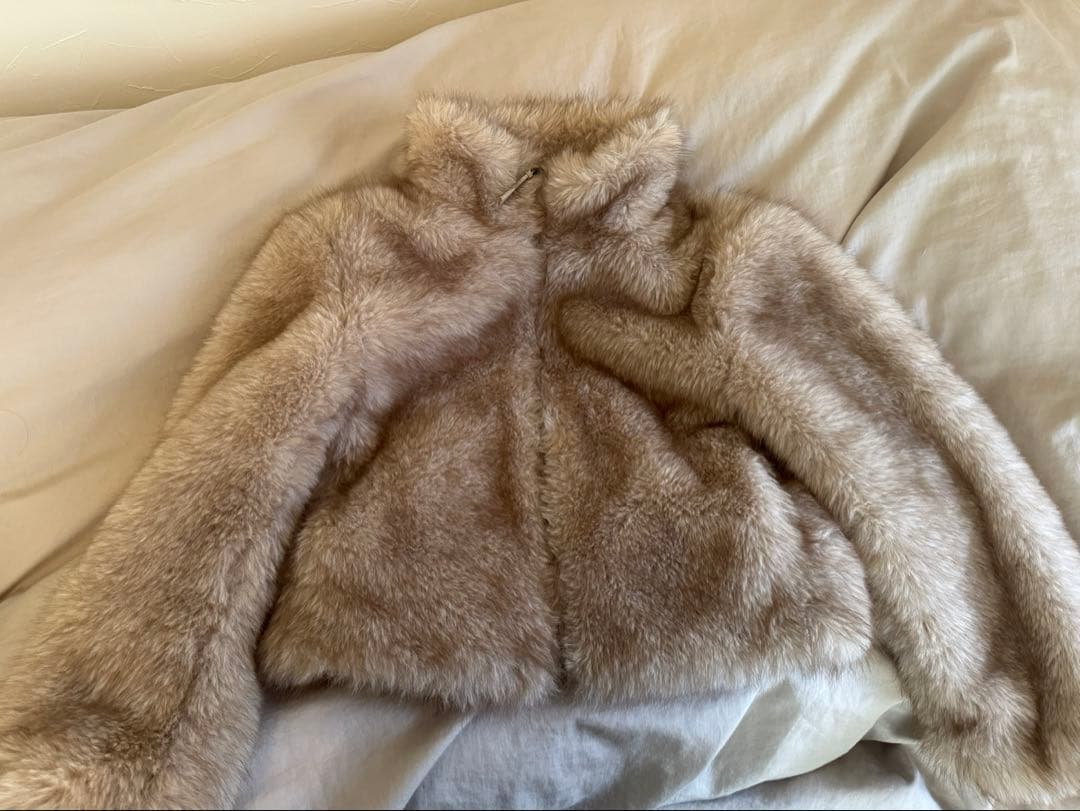 ベージュ ファーショートジャケット