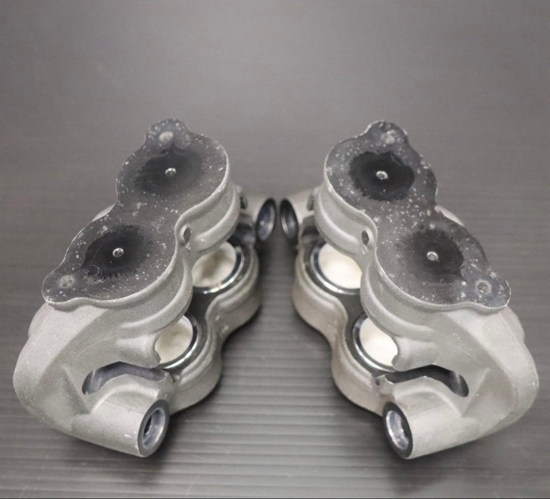 TOKICO ブレーキキャリパー 2個セット シルバー　cbr1000rr