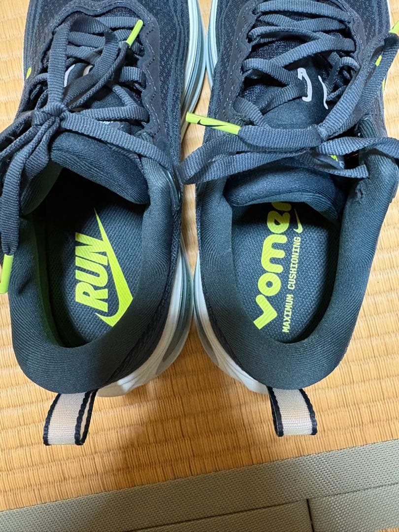 NIKE ボメロプラス