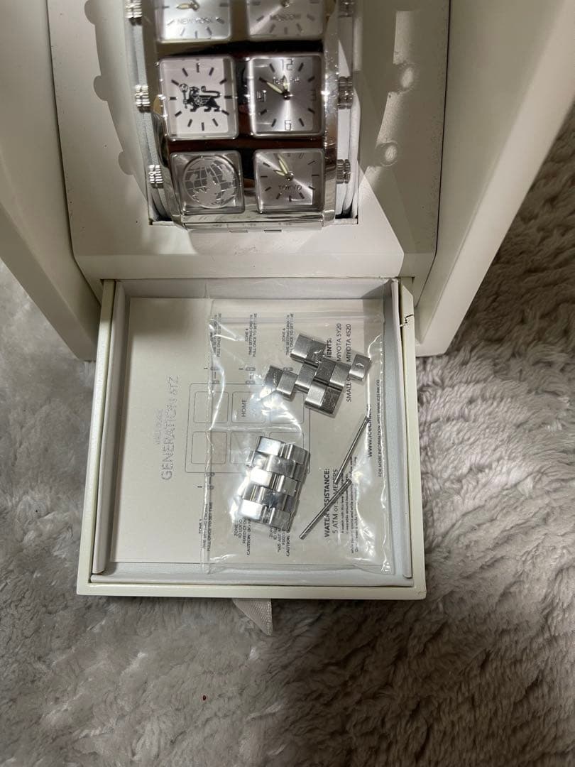 IceLink 多面時計 シルバー