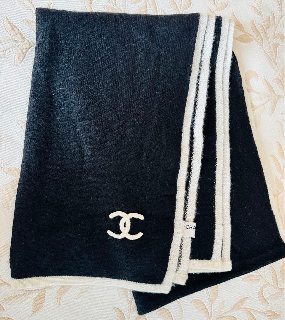 CHANEL 黒色カシミヤ100%マフラー ホワイトストライプ