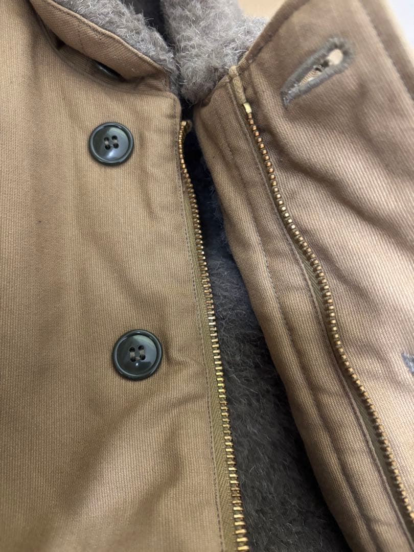 USNロゴ付きベージュミリタリージャケット