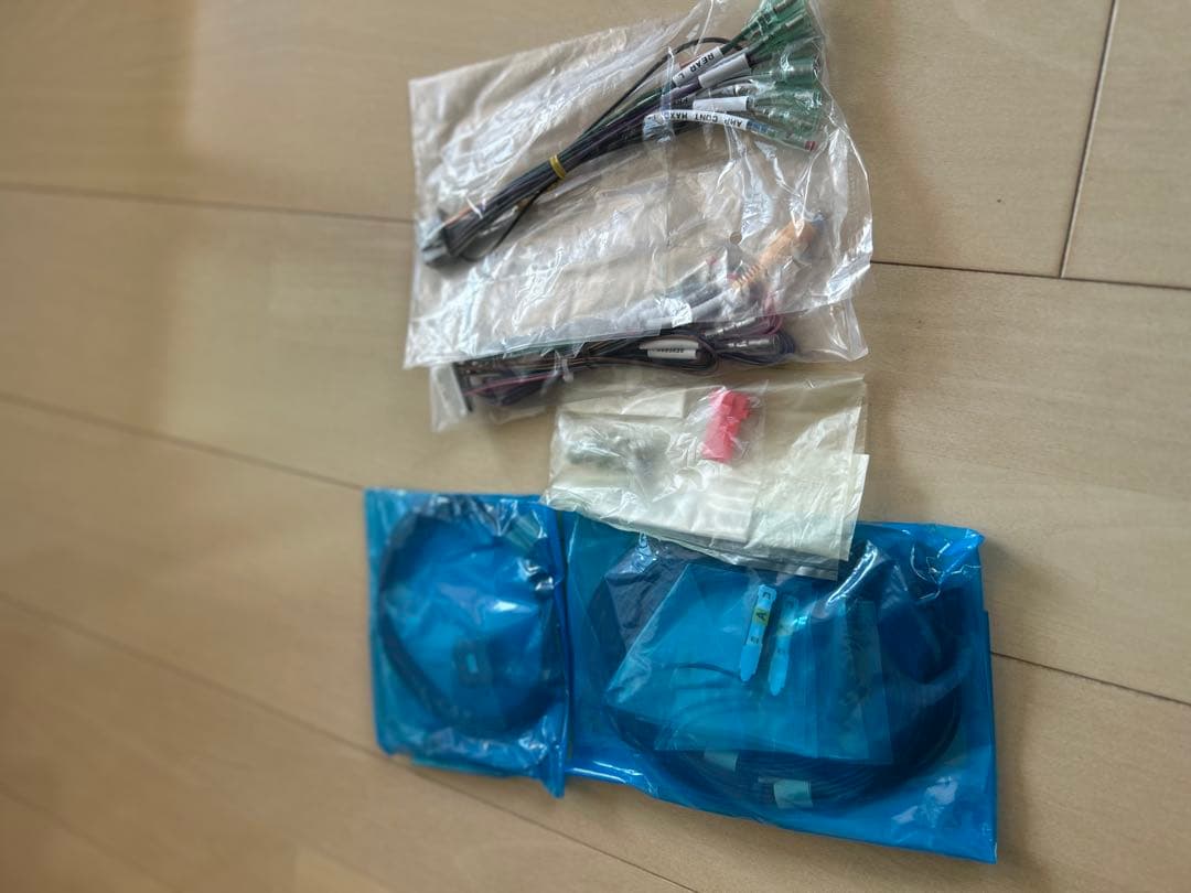 パナソニック CN-RE04D フルセグ ストラーダ　7インチ