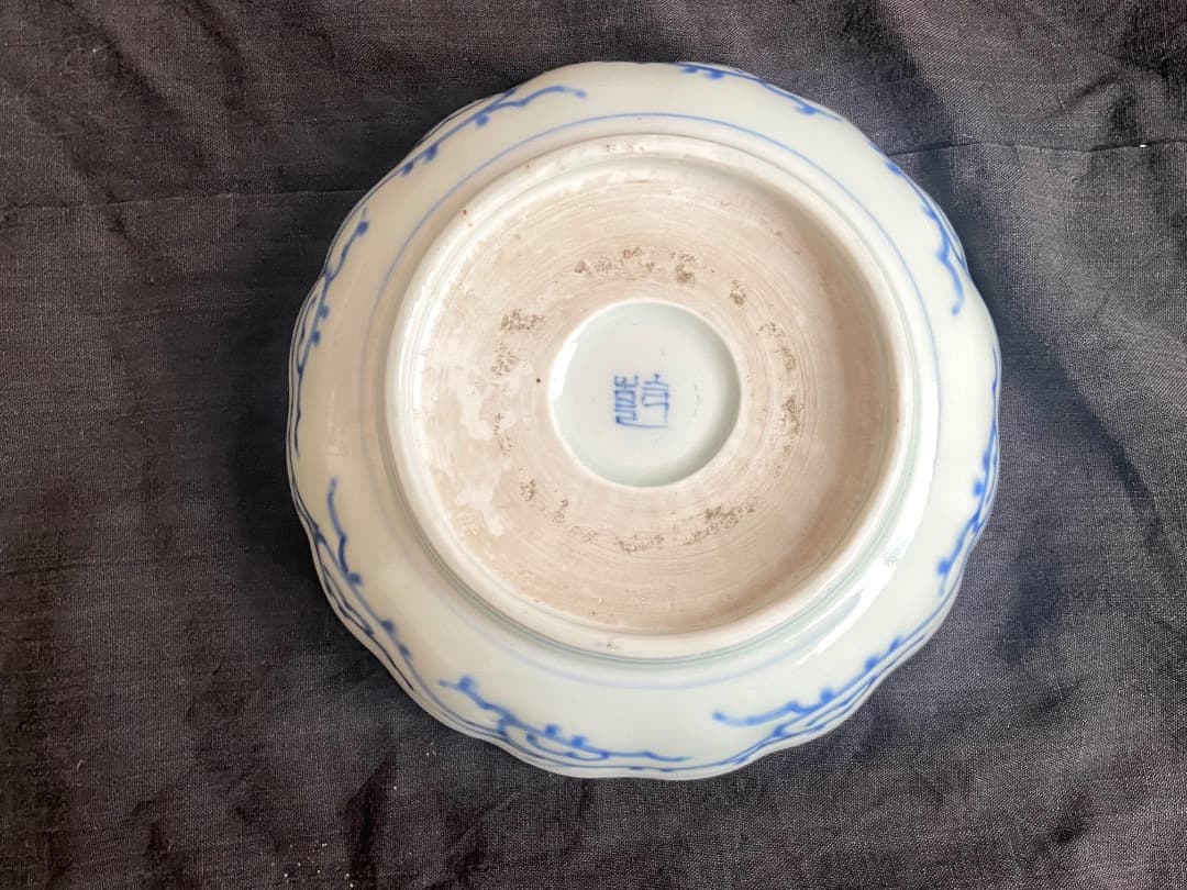 ゆりかもめ能登蔵出し 古伊万里 染付 線描花文 輪花皿 3客