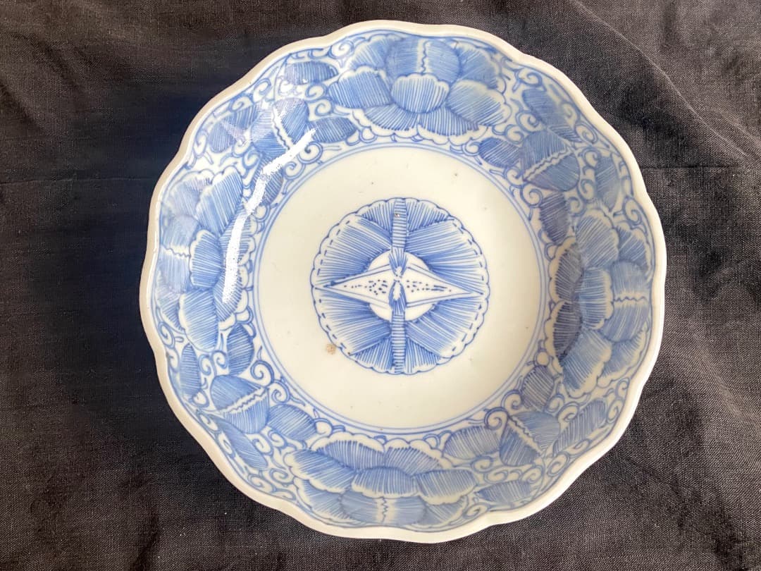 ゆりかもめ能登蔵出し 古伊万里 染付 線描花文 輪花皿 3客