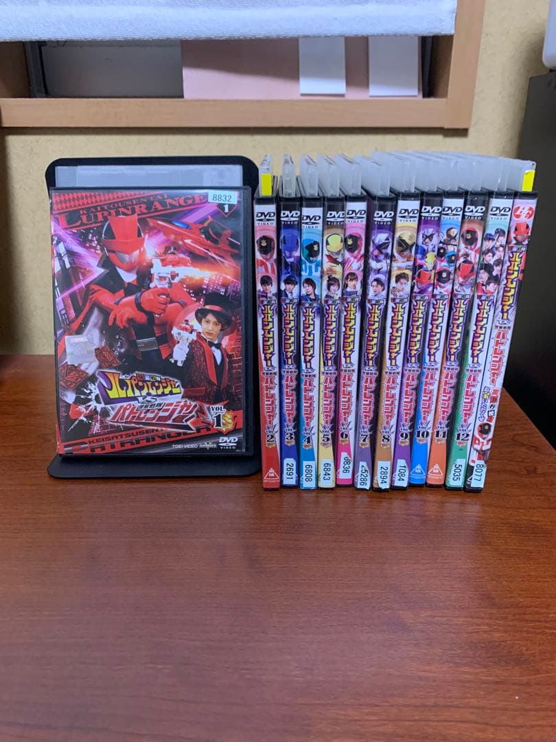 レンタルアップ 快盗戦隊ルパンレンジャーVS警察戦隊パトレンジャー DVD全巻